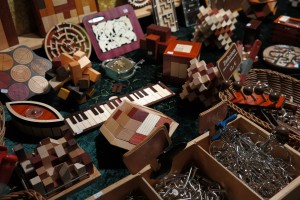 rozsypane gry, puzzle, układanki