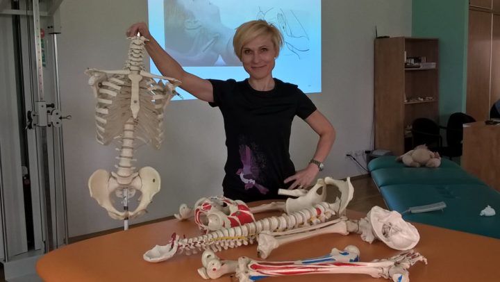 Magdalena Rusiecka-Serwatka na szkoleniu z terapii manulanej dzieci